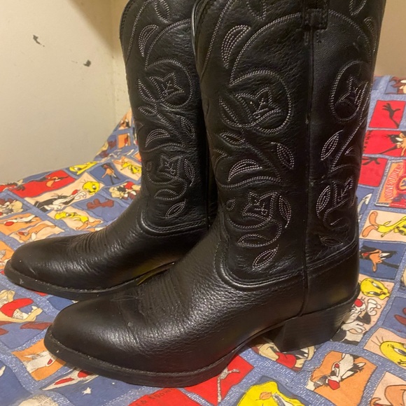 Ariat Shoes - Ariat cowboy boots, black leather, NWOT, size 5.5
